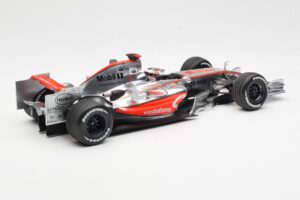 McLaren MP4-22 Mercedes #1 F. Alonso Presentation Valencia 2007 Minichamps 1:18 538071871 メタル - 画像 2/6