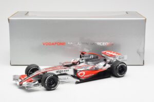 McLaren MP4-22 Mercedes #1 F. Alonso Presentation Valencia 2007 Minichamps 1:18 538071871 メタル - 画像 6/6