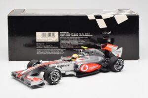 Vodafone McLaren Mercedes MP4-25 #3 L. Hamilton F1 Showcar 2010 Minichamps 1:18 530101872 メタル - 画像 6/6