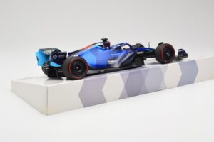 Williams FW44 Mercedes #23 A. Albon Bahrain GP 2022 Case Edition Minichamps 1:18 147220123 レジン - 画像 3/7