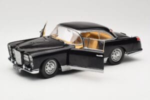 Facel Vega HK500 ブラック Sun Star 1:18 3751 メタル - 画像 2/8