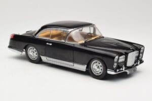 Facel Vega HK500 ブラック Sun Star 1:18 3751 メタル - 画像 6/8