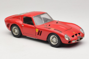 Ferrari 250 GTO レッド Bburago 1:18 B003 メタル - 画像 6/8