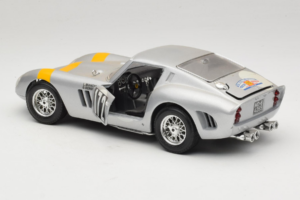 Ferrari 250 GTO #172 Tour de France 1964 Bburago 1:18 7011 メタル - 画像 5/8