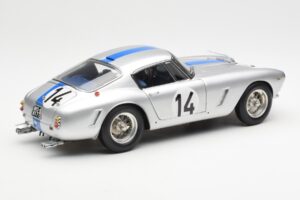 Ferrari 250 GT SWB #14 P. Noblet / J. Guichet Team Noblet 3rd Place 24 Hours of Le Mans 1961 CMC 1:18 M-079 メタル - 画像 2/6