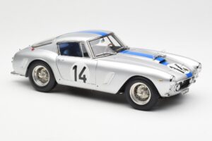 Ferrari 250 GT SWB #14 P. Noblet / J. Guichet Team Noblet 3rd Place 24 Hours of Le Mans 1961 CMC 1:18 M-079 メタル - 画像 4/6
