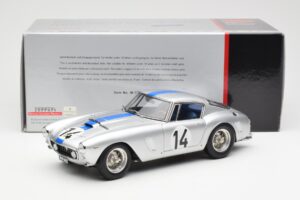 Ferrari 250 GT SWB #14 P. Noblet / J. Guichet Team Noblet 3rd Place 24 Hours of Le Mans 1961 CMC 1:18 M-079 メタル - 画像 6/6