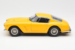 Ferrari 250 GT SWB イエロー CMC 1:18 M-054 メタル - 画像 3/6