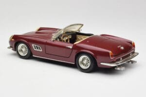 Ferrari 250 GT California レッド Hot Wheels 1:18 3401158 メタル - 画像 7/8