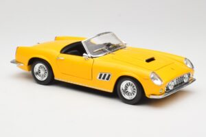 Ferrari 250 GT California Spider イエロー Hot Wheels 1:18 23905 メタル - 画像 6/8
