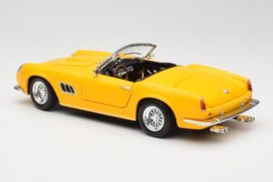 Ferrari 250 GT California Spider イエロー Hot Wheels 1:18 23905 メタル - 画像 7/8