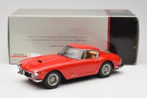 Ferrari 250 GT SWB レッド CMC 1:18 M-046 メタル - 画像 6/6
