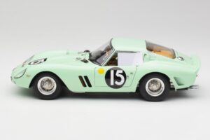 Ferrari 250 GTO #15 S. Moss / G. Hill Goodwood 1962 CMC 1:18 M-247 メタル - 画像 3/6