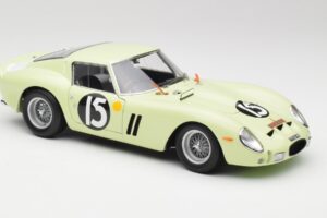 Ferrari 250 GTO #15 S. Moss / I. Ireland Goodwood Tourist Trophy Winner 1962 Kyosho 1:18 08438C メタル - 画像 6/8