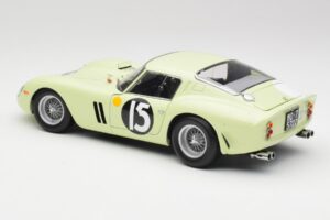 Ferrari 250 GTO #15 S. Moss / I. Ireland Goodwood Tourist Trophy Winner 1962 Kyosho 1:18 08438C メタル - 画像 7/8