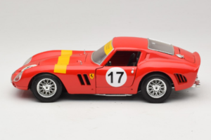 Ferrari 250 GTO #17 Bburago Sammlerborse レッド Bburago 1:18 3007-P1 メタル - 画像 4/8