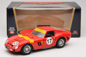 Ferrari 250 GTO #17 Bburago Sammlerborse レッド Bburago 1:18 3007-P1 メタル - 画像 8/8