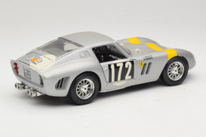 Ferrari 250 GTO #172 L. Bianchi / G. Berger Tour de France 1962 シルバー リミテッドエディション Bburago 1:18 3011-S1 メタル - 画像 3/8