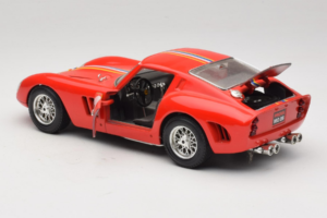 Ferrari 250 GTO #19 レッド ストライプ 1962 Bburago 1:18 3011-P3 メタル - 画像 5/8