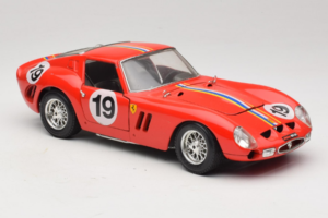 Ferrari 250 GTO #19 レッド ストライプ 1962 Bburago 1:18 3011-P3 メタル - 画像 6/8