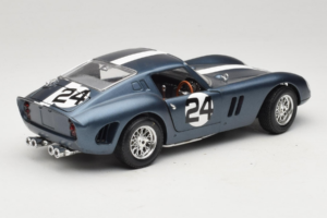 Ferrari 250 GTO #24 ブルー ホワイトストライプ 1962 Bburago 1:18 3011-B2 メタル - 画像 3/8