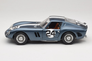 Ferrari 250 GTO #24 ブルー ホワイトストライプ 1962 Bburago 1:18 3011-B2 メタル - 画像 4/8