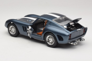Ferrari 250 GTO #24 ブルー ホワイトストライプ 1962 Bburago 1:18 3011-B2 メタル - 画像 5/8