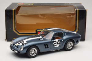Ferrari 250 GTO #24 ブルー ホワイトストライプ 1962 Bburago 1:18 3011-B2 メタル - 画像 8/8