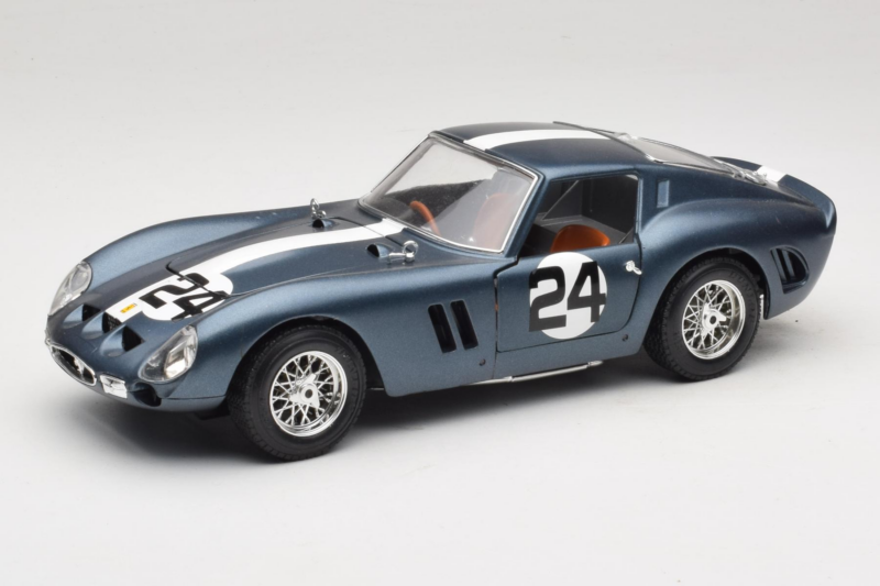 Ferrari 250 GTO #24 ブルー ホワイトストライプ 1962 Bburago 1:18 3011-B2 メタル