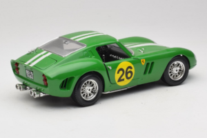 Ferrari 250 GTO #26 グリーン ホワイトストライプ 1962 Bburago 1:18 3011-G3 メタル - 画像 3/8