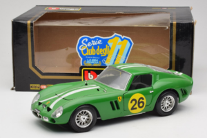 Ferrari 250 GTO #26 グリーン ホワイトストライプ 1962 Bburago 1:18 3011-G3 メタル - 画像 8/8