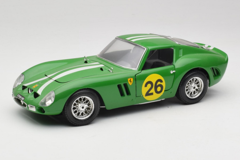 Ferrari 250 GTO #26 グリーン ホワイトストライプ 1962 Bburago 1:18 3011-G3 メタル