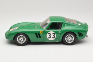 Ferrari 250 GTO #33 グリーン Bburago 1:18 3011-G1 メタル - 画像 4/8