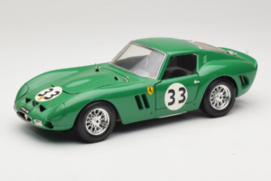Ferrari 250 GTO #33 グリーン Bburago 1:18 3011-G1 メタル