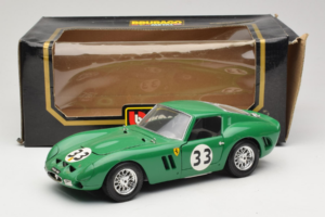 Ferrari 250 GTO #33 グリーン Bburago 1:18 3011-G1 メタル - 画像 8/8
