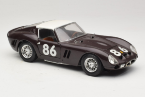 Ferrari 250 GTO #86 ブラック Bburago 1:18 3011-B1 メタル - 画像 6/8