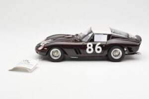 Ferrari 250 GTO #86 Targa Florio 1962 CMC 1:18 M-156 メタル - 画像 3/6