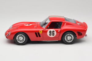 Ferrari 250 GTO #96 レッド 1962 Bburago 1:18 3011-N1 メタル - 画像 4/8