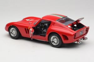 Ferrari 250 GTO #96 レッド 1962 Bburago 1:18 3011-N1 メタル - 画像 5/8