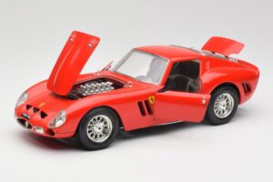 Ferrari 250 GTO レッド Bburago 1:18 3011 メタル - 画像 2/8