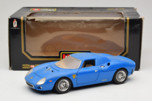 Ferrari 250 LM ブルー Bburago 1:18 3033-B1 メタル - 画像 8/8