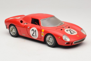 Ferrari 250 LM #21 M. Gregory / J. Rindt 24 Hours of Le Mans 1965 Bburago 1:18 3033-P2 メタル - 画像 6/8
