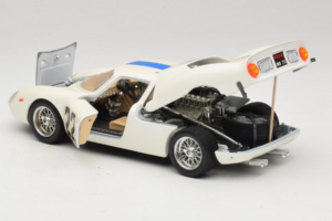 Ferrari 250 LM #22 ホワイト 1965 Bburago 1:18 3333-W1 メタル - 画像 5/8
