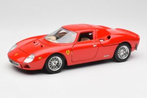 Ferrari 250 Le Mans レッド Bburago 1:18 3033 メタル