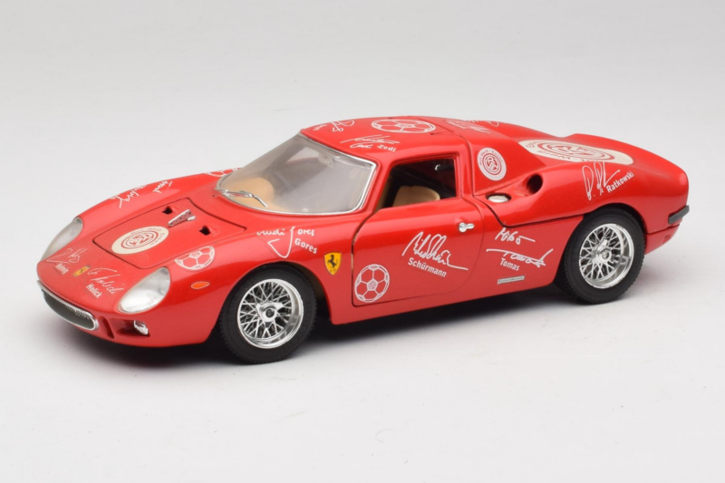 Ferrari 250 LM レッド ホワイト Essen Autographs リミテッドエディション Bburago 1:18 3033-P4 メタル