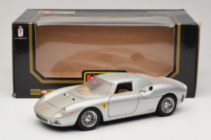 Ferrari 250 LM シルバー Bburago 1:18 3033-S1 メタル - 画像 8/8