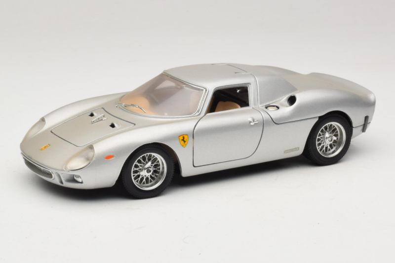 Ferrari 250 LM シルバー Bburago 1:18 3033-S1 メタル