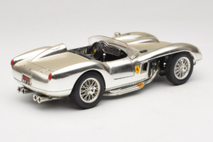 Ferrari 250 Testa Rossa Chrome シルバー Bburago 1:18 3007-C1 メタル - 画像 3/8