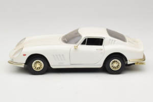 Ferrari 275 GTB/4 ホワイト ERTL 1:18 7493 メタル - 画像 4/8