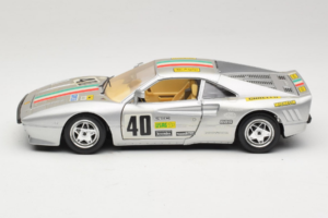 Ferrari 288 GTO #40 シルバー 1984 Bburago 1:18 3027-S1 メタル - 画像 4/8